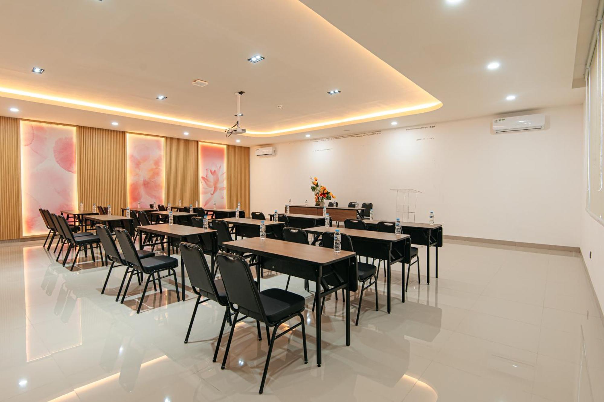 True Blue Hotel Menteng จาการ์ตา ภายนอก รูปภาพ